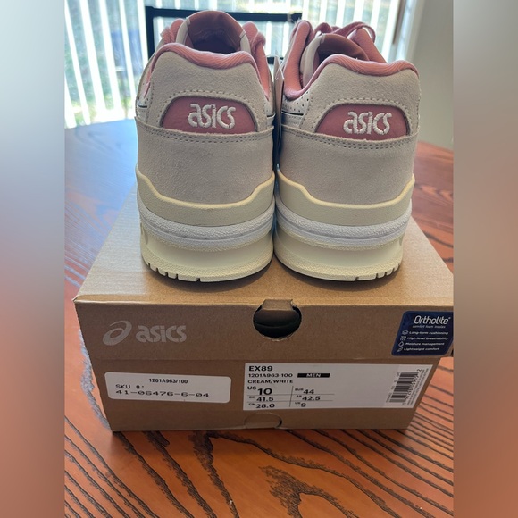 ASICS - Picture 6 of 8